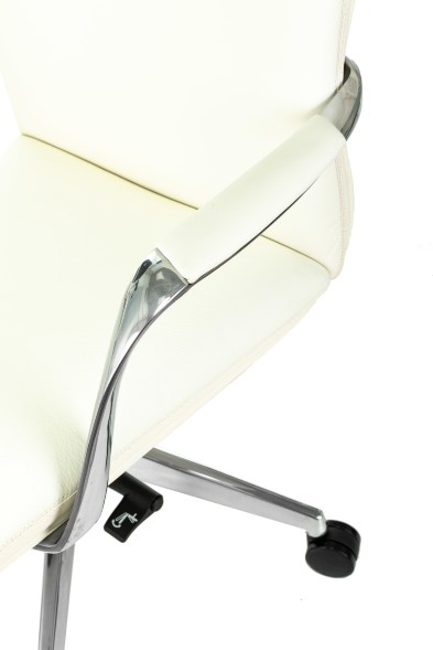 Кресло руководителя Бюрократ _VEGA  оптом