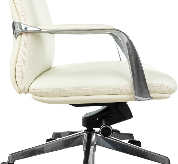 Кресло руководителя Бюрократ _VEGA  оптом