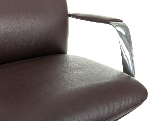 Кресло руководителя Бюрократ _VEGA  оптом